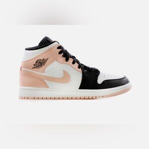 AIR JORDAN 1 MID ARCTIC ORANGE men’s 9 gently used light creasing